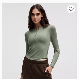 NWT! Lululemon Hold Tight Long-Sleeve Ribbed Henley Top in color Willow Leaf